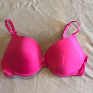 🎀Neon Pink Push-Up Bra w/ Adjustable Straps🎀